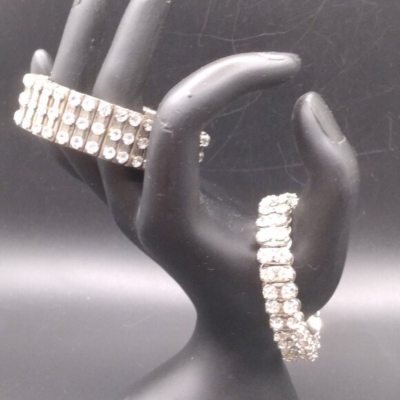 2 Vintage Rhinestone accordian Bracelets .One signed made in Hong Kong - Picture 1 of 5